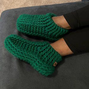 Green Crochet House Slippers size 7-9 NEW